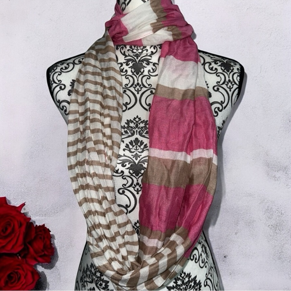 5 for $20🫟🛍️🔵 Vintage Simply Noelle Women’s Infinity Scarf.